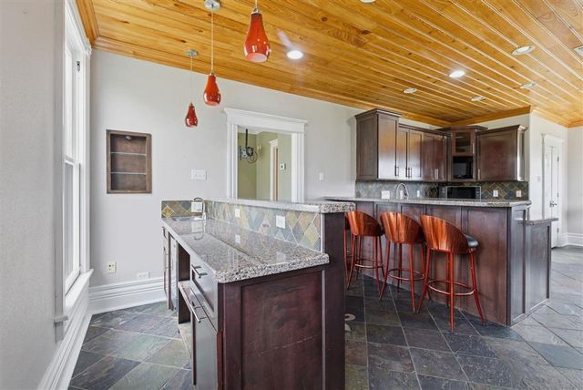 401 Pine St Street, Lake Charles, LA 70601