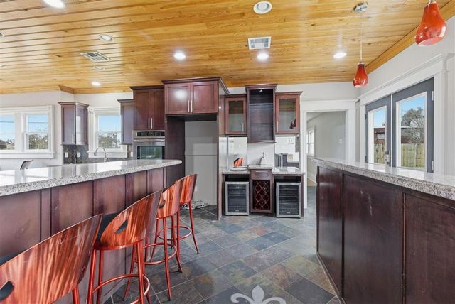 401 Pine St Street, Lake Charles, LA 70601