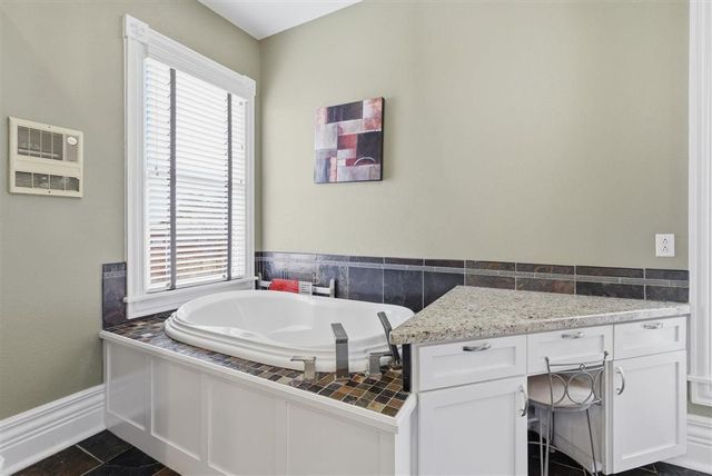 401 Pine St Street, Lake Charles, LA 70601