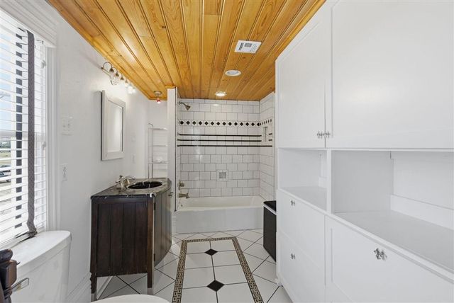 401 Pine St Street, Lake Charles, LA 70601