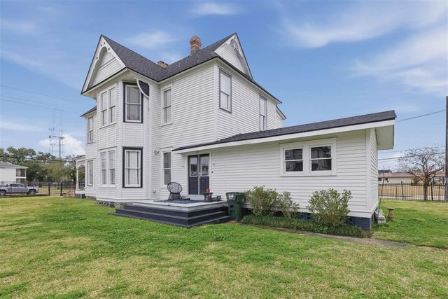 401 Pine St Street, Lake Charles, LA 70601