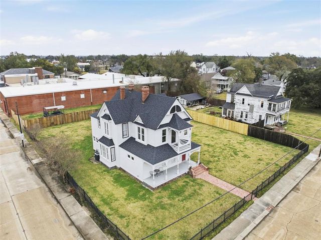 401 Pine St Street, Lake Charles, LA 70601