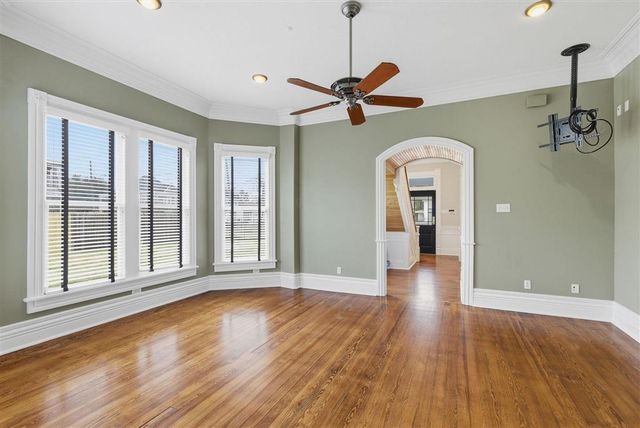 401 Pine St Street, Lake Charles, LA 70601