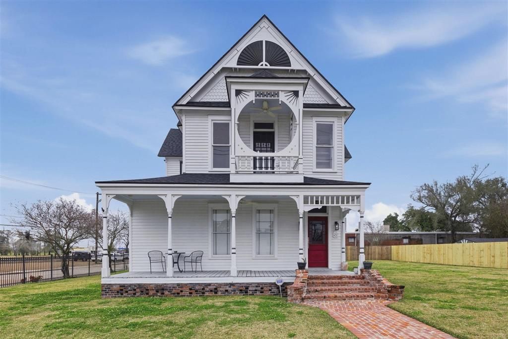 401 Pine St Street, Lake Charles, LA 70601