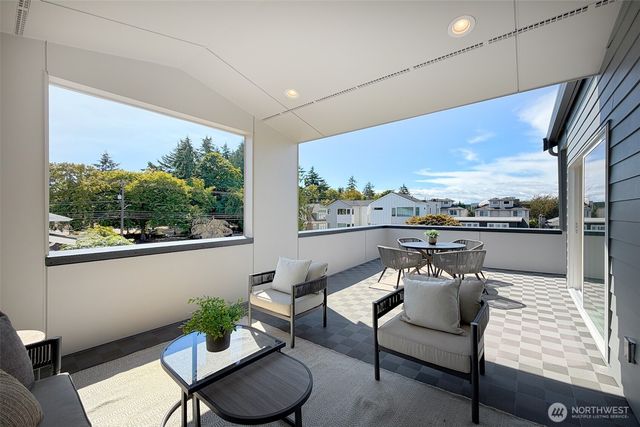 2648 41st Avenue SW, Seattle, WA 98116