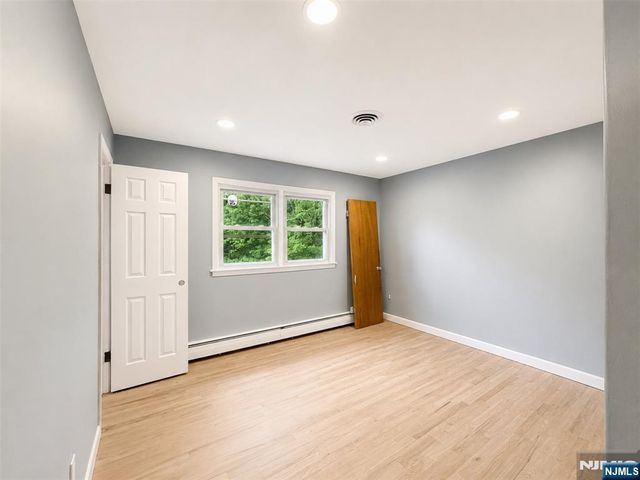28 Carr Street 2, Pompton Lakes, NJ 07442