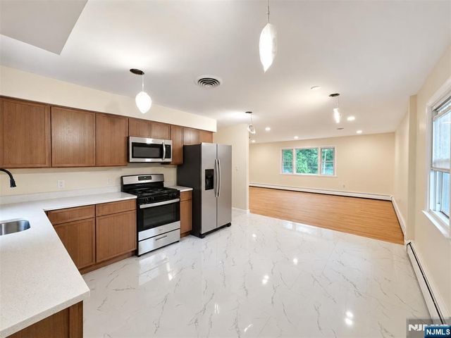 28 Carr Street 2, Pompton Lakes, NJ 07442