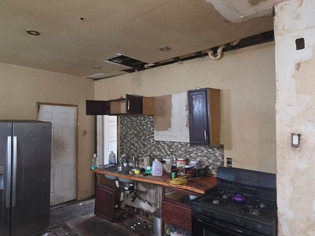 221 W 112TH Place, Chicago, IL 60628