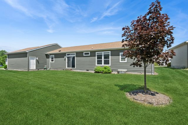1441 Harvest Court, Grayslake, IL 60030