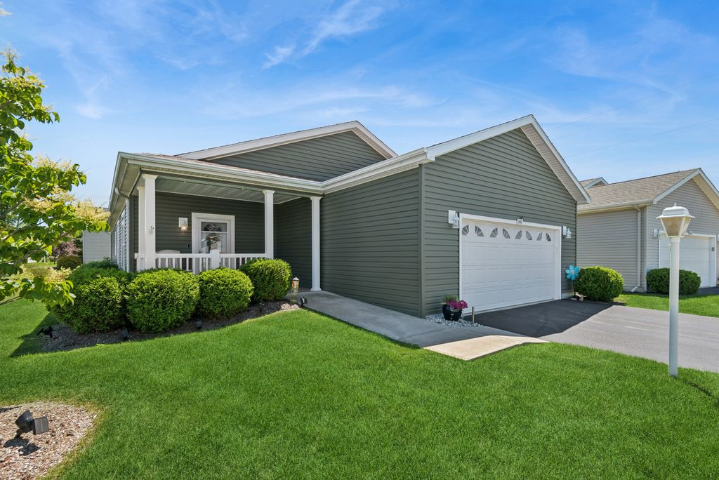 1441 Harvest Court, Grayslake, IL 60030