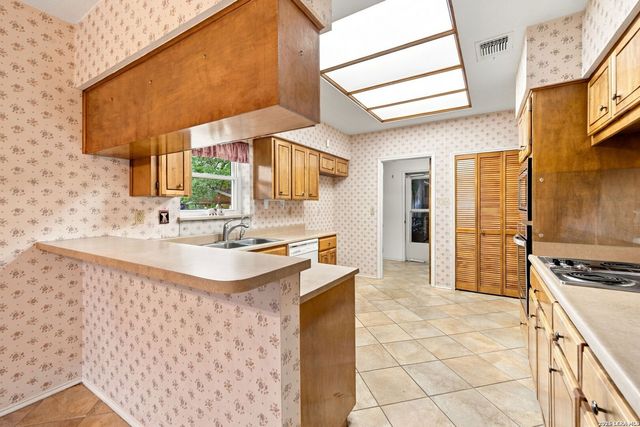 15202 WAYSIDE OAKS ST, San Antonio, TX 78232