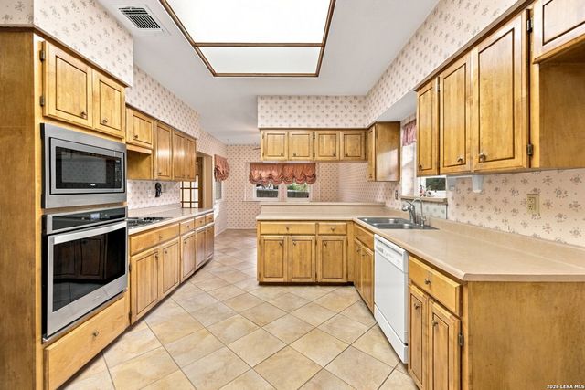 15202 WAYSIDE OAKS ST, San Antonio, TX 78232