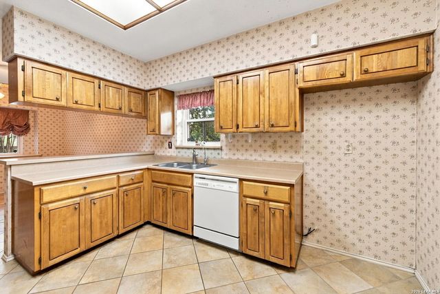 15202 WAYSIDE OAKS ST, San Antonio, TX 78232