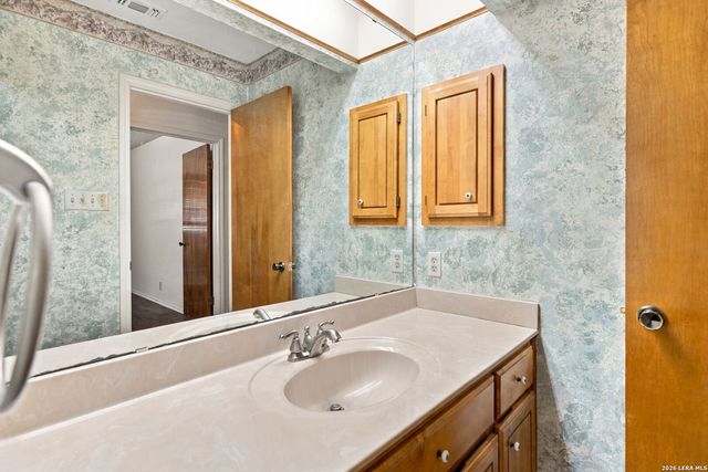 15202 WAYSIDE OAKS ST, San Antonio, TX 78232