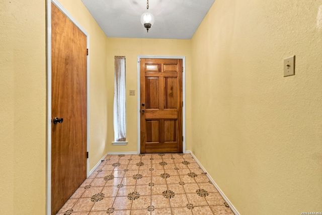 15202 WAYSIDE OAKS ST, San Antonio, TX 78232
