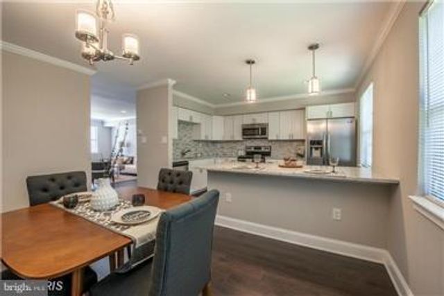 32 GOLDEN HILL CT, Baltimore, MD 21228