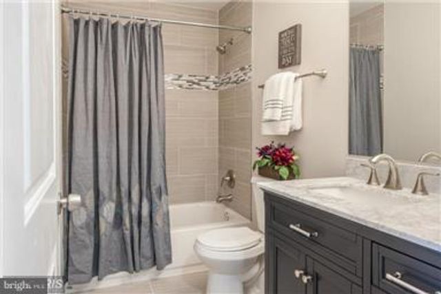 32 GOLDEN HILL CT, Baltimore, MD 21228