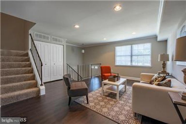 32 GOLDEN HILL CT, Baltimore, MD 21228