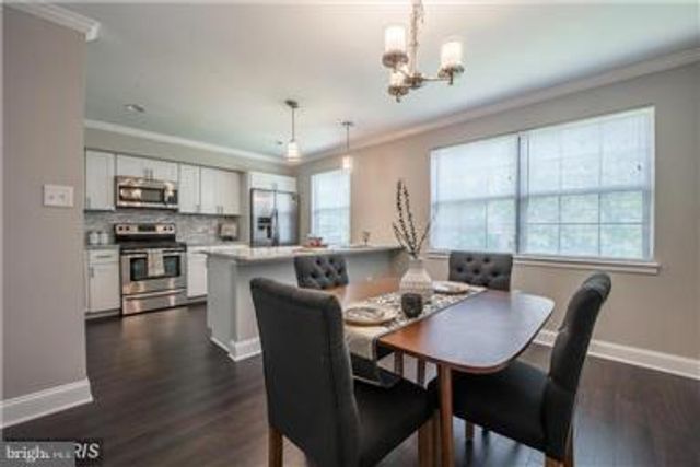 32 GOLDEN HILL CT, Baltimore, MD 21228