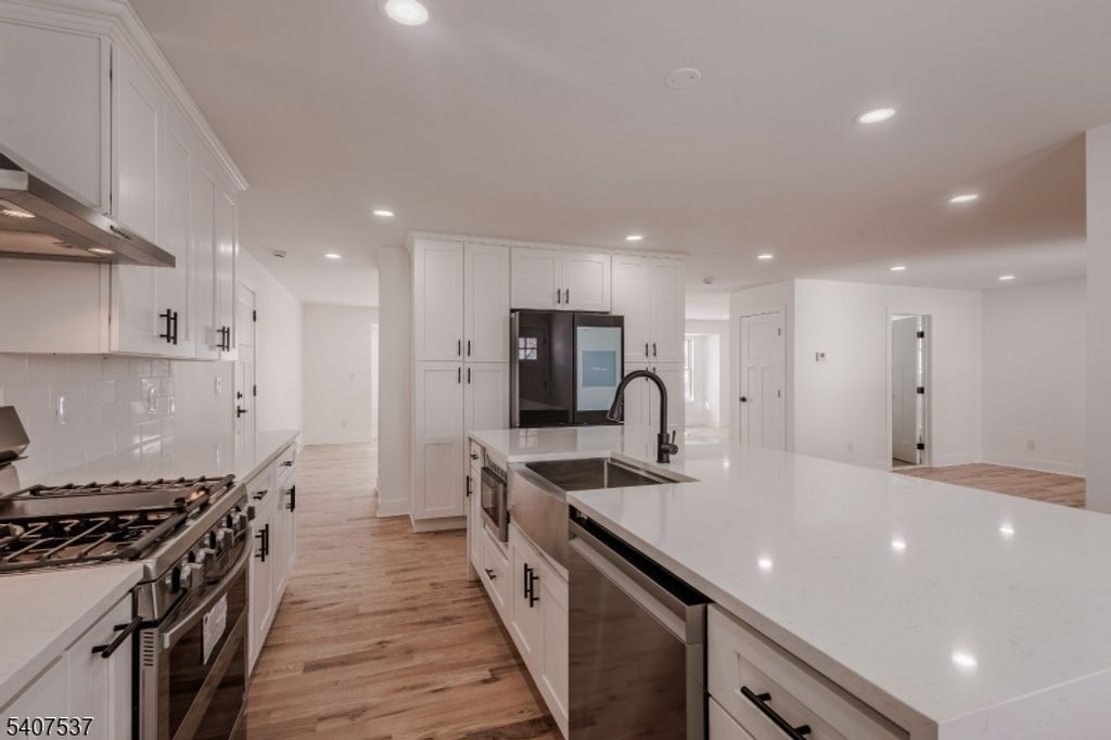 317 Willow Ave, Scotch Plains Twp., NJ 07076