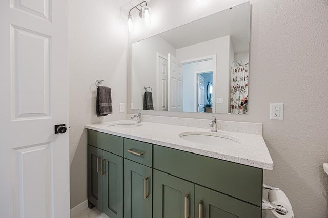 7316 30th Street S, Fargo, ND 58104