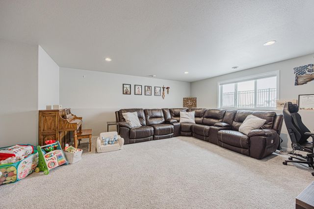 7316 30th Street S, Fargo, ND 58104