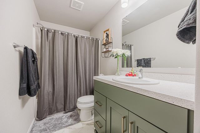 7316 30th Street S, Fargo, ND 58104