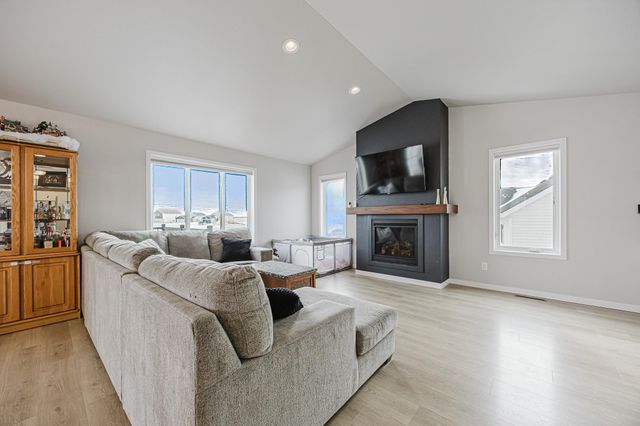 7316 30th Street S, Fargo, ND 58104