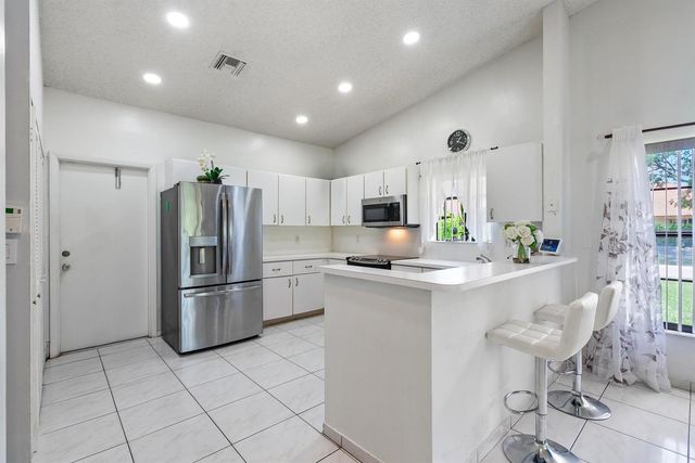 8521 Leeway Lane, Boynton Beach, FL 33436