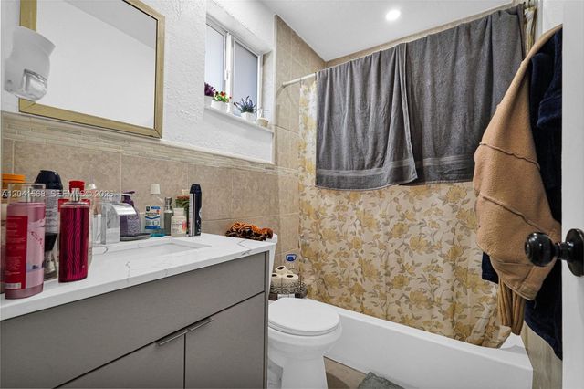 3280 NW 213th Terrace, Miami Gardens, FL 33056