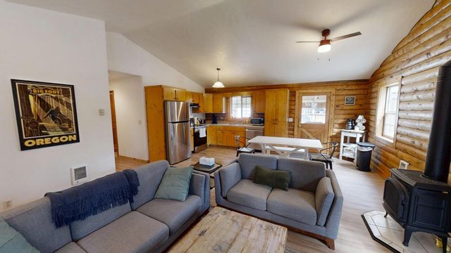 51862 Pine Loop Drive, La Pine, OR 97739