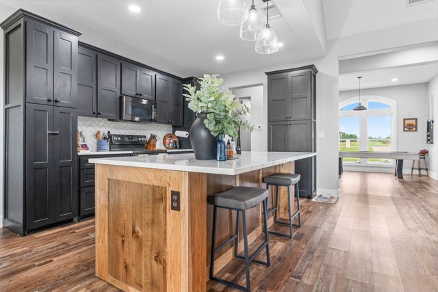 124 High Point Drive, Hillsboro, TX 76645