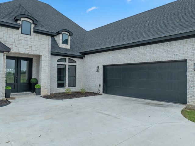 124 High Point Drive, Hillsboro, TX 76645