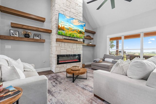 124 High Point Drive, Hillsboro, TX 76645