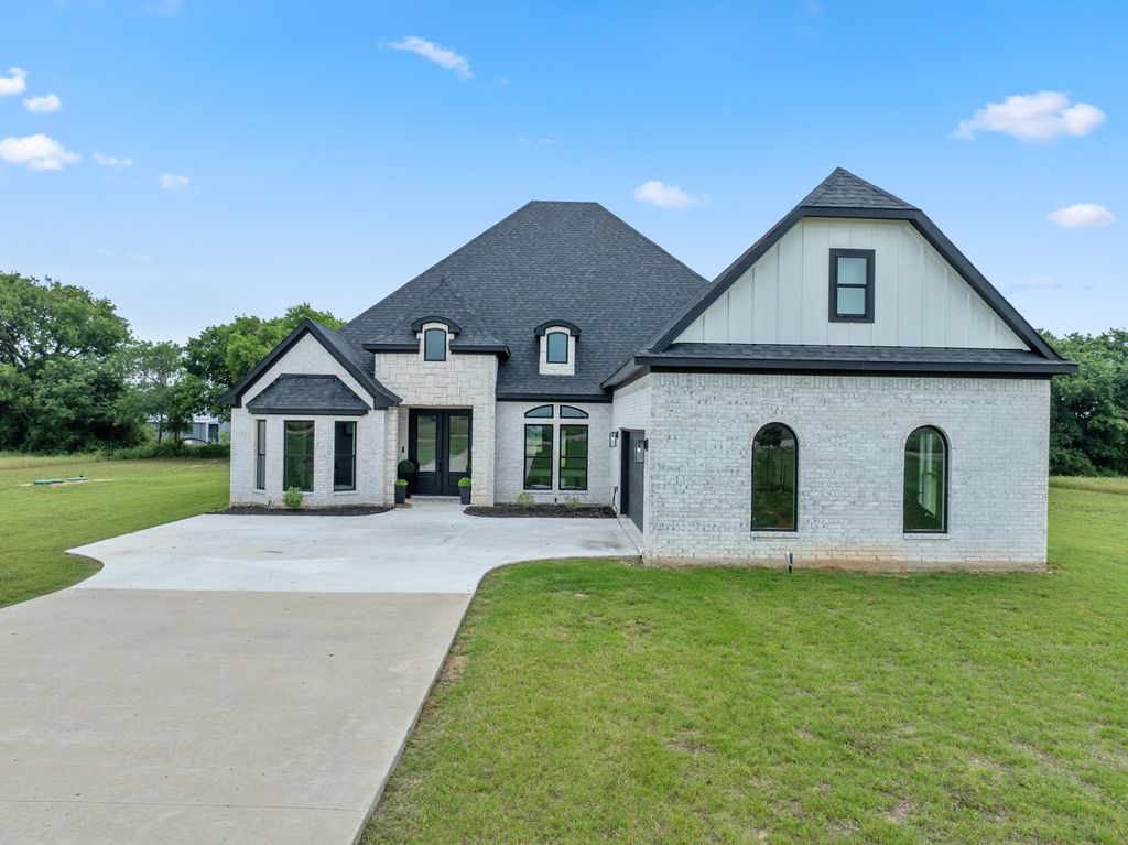 124 High Point Drive, Hillsboro, TX 76645