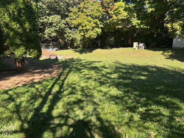 6618 Stearns Hill Court, Indianapolis, IN 46237
