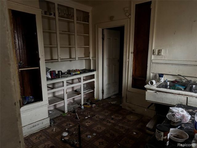 4044 Clairmount Street, Detroit, MI 48204