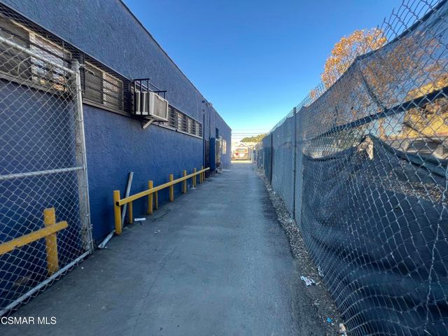 4071 Main Street, Los Angeles, CA 90037