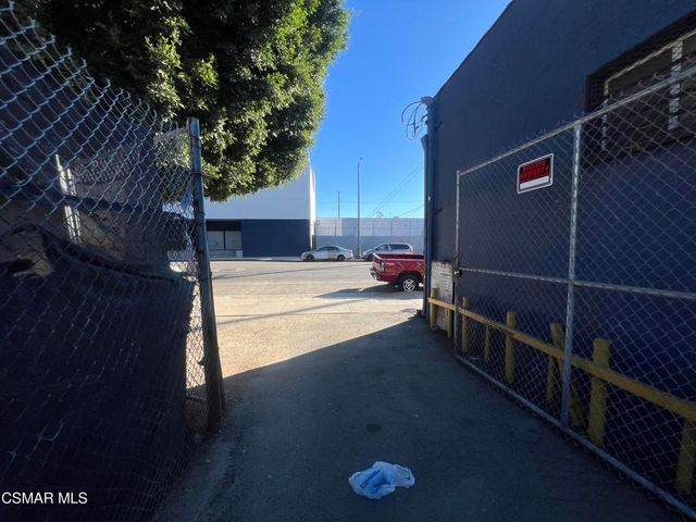 4071 Main Street, Los Angeles, CA 90037