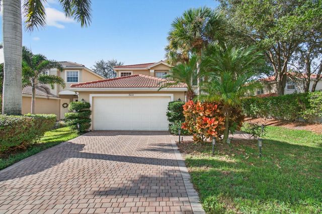 7533 Topiary Avenue, Boynton Beach, FL 33437