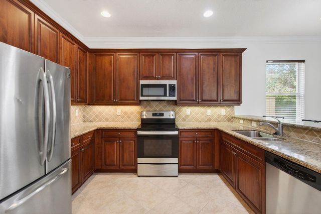 7533 Topiary Avenue, Boynton Beach, FL 33437