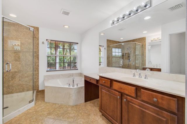 7533 Topiary Avenue, Boynton Beach, FL 33437