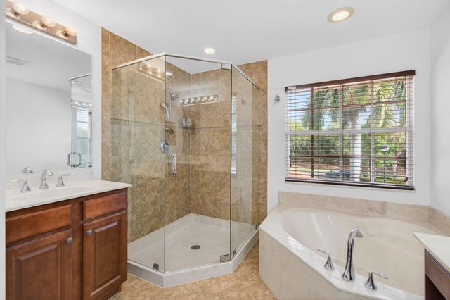 7533 Topiary Avenue, Boynton Beach, FL 33437