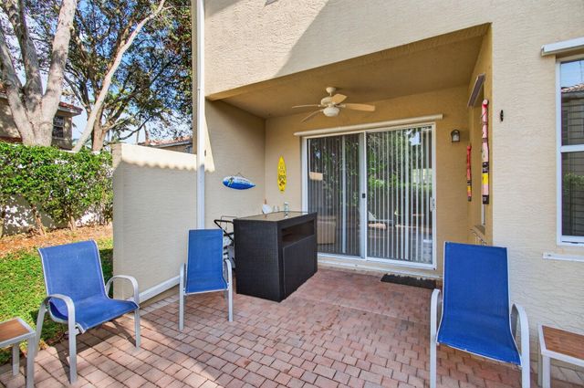 7533 Topiary Avenue, Boynton Beach, FL 33437