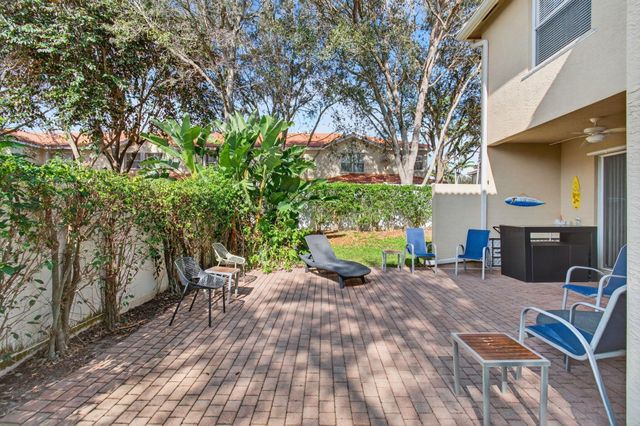 7533 Topiary Avenue, Boynton Beach, FL 33437