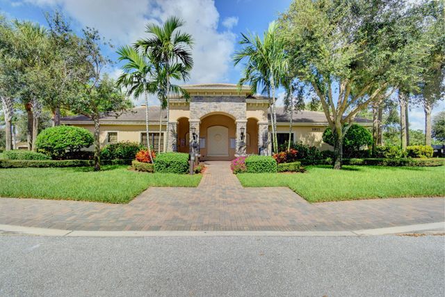 7533 Topiary Avenue, Boynton Beach, FL 33437