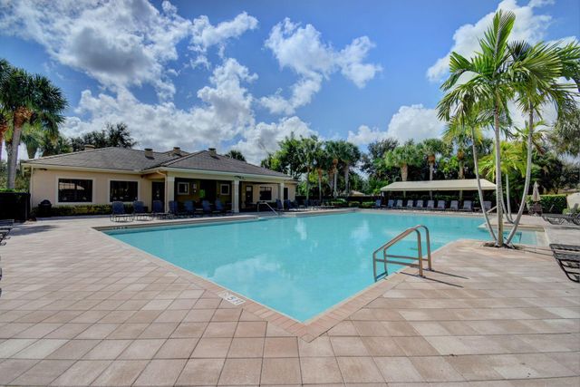 7533 Topiary Avenue, Boynton Beach, FL 33437