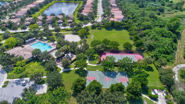 7533 Topiary Avenue, Boynton Beach, FL 33437