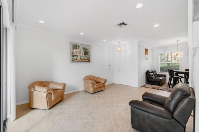 7533 Topiary Avenue, Boynton Beach, FL 33437