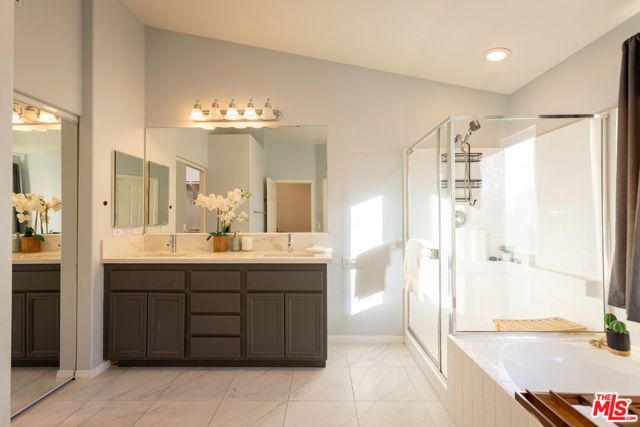 18404 Arminta Street, Reseda (los Angeles), CA 91335